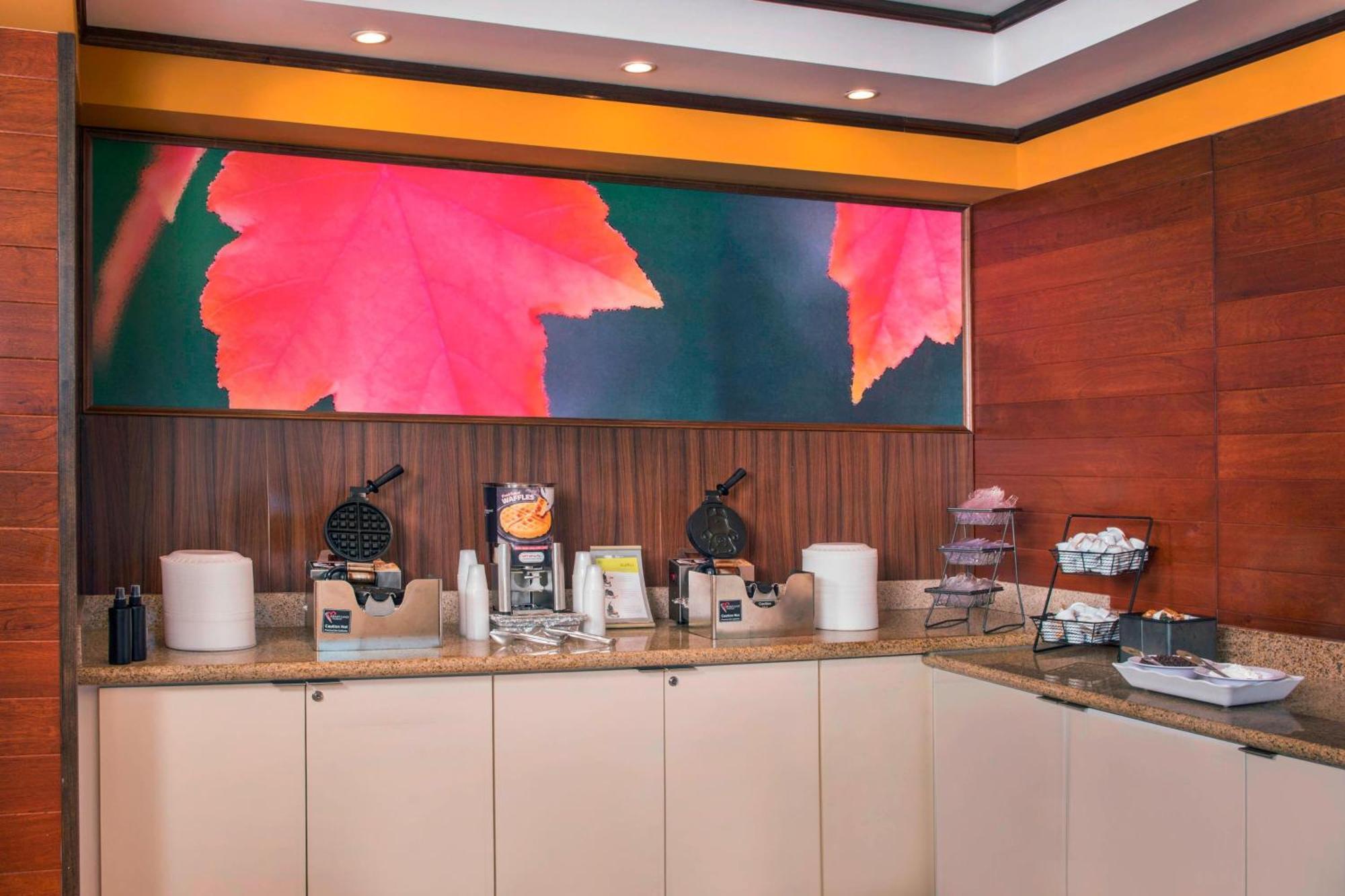 Fairfield Inn & Suites By Marriott Williamsburg Restaurace fotografie